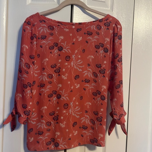 NWOT LOFT round neck shirt with 3/4 sleeves in size XSP - Picture 1 of 7